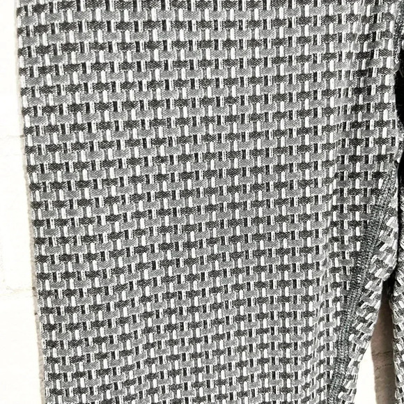 Ivivva Girl's Digi Weave Geometric Rhythmic Tights Girl's Size 12 - Picture 6 of 7